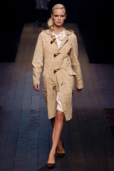 Look 10